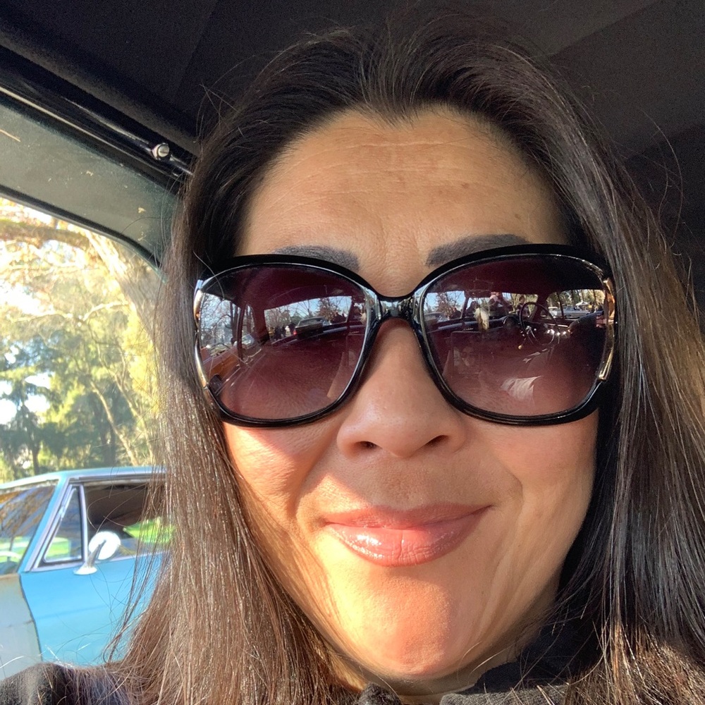Meet your Posher, Evonne